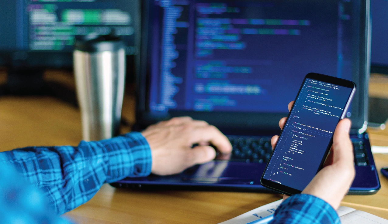 Изображение мужчины на баннере